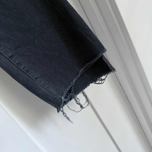 Mother Denim Insider Crop Step Fray Faded Black Size 29 - Picture 9 of 13